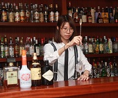深紫雞尾酒調制學員實操【調酒師培訓】