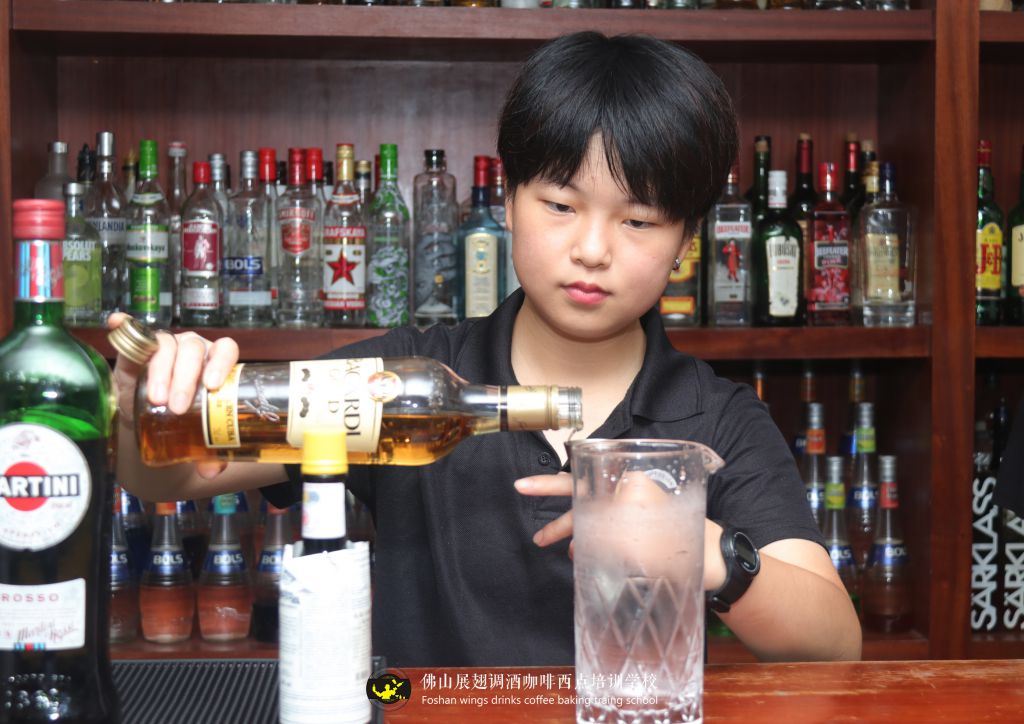 2020屆畢業生就業難？調酒師是個好選擇